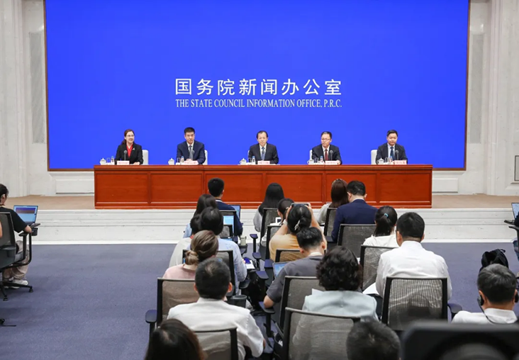 刚刚结束的这场发布会，释放了这些重要...